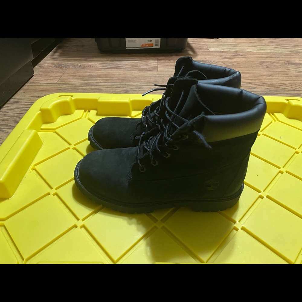 Black timberland boots